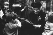 Maria Montessori w Children